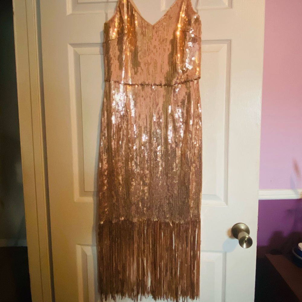 Lulu’s sequin rose-gold midi cocktail dress.